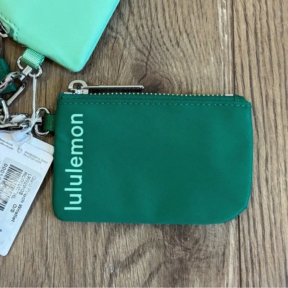 NWT Lululemon Dual Pouch Wristlet In Raceway Green/Citra Lime - Picture 2 of 7